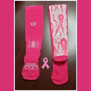 NWOT Crazy Compression Socks OZ  Pink Ribbons